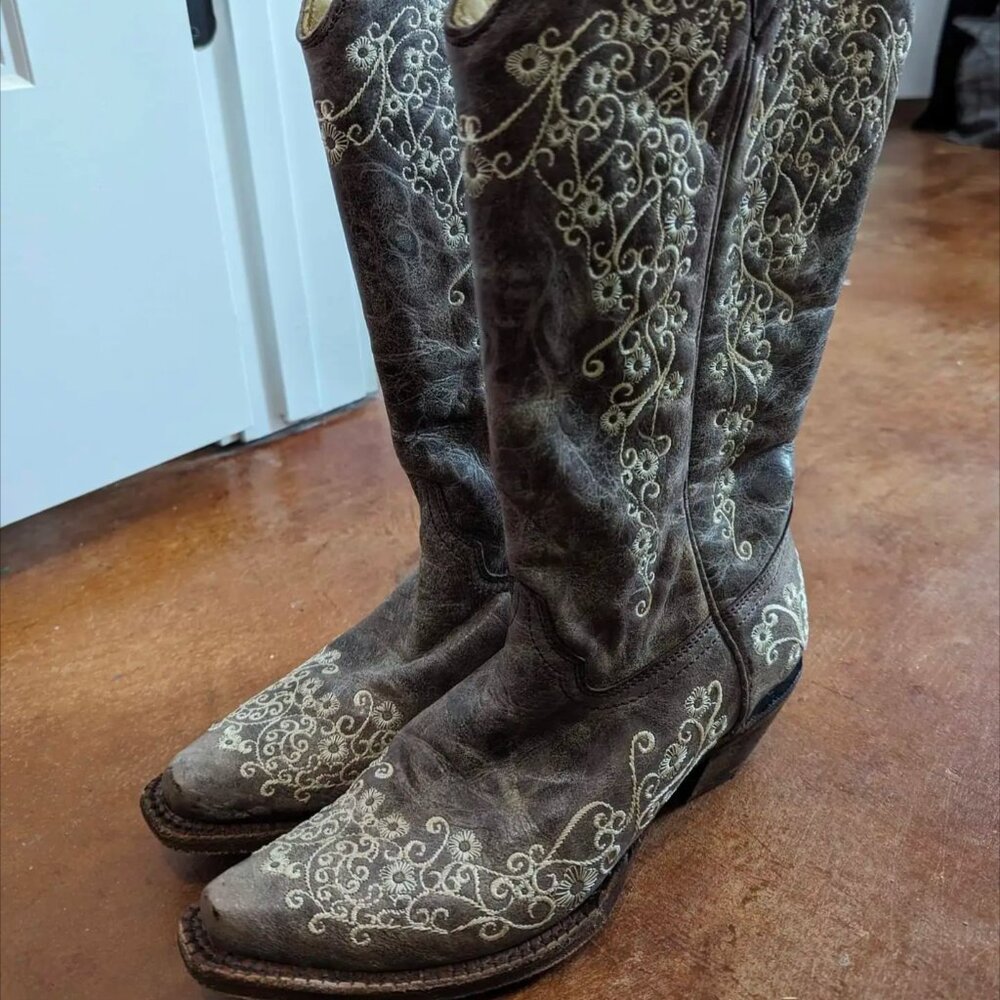 Corral women's boots crater with bone embroidery